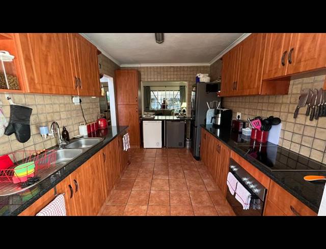 3 BEDROOM TOWNHOUSE FOR SALE IN PELHAM